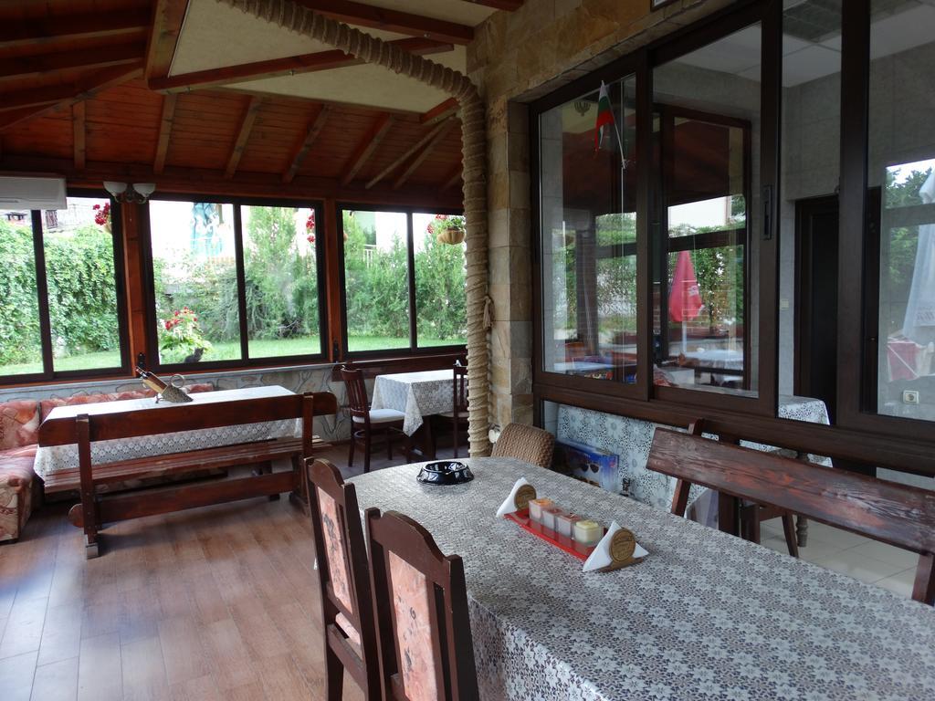 Guest House Ivel サパレヴァ・バニャ エクステリア 写真